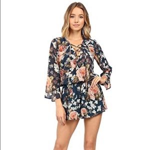 Show Me Your Mumu Tillie Tie Romper Size Small